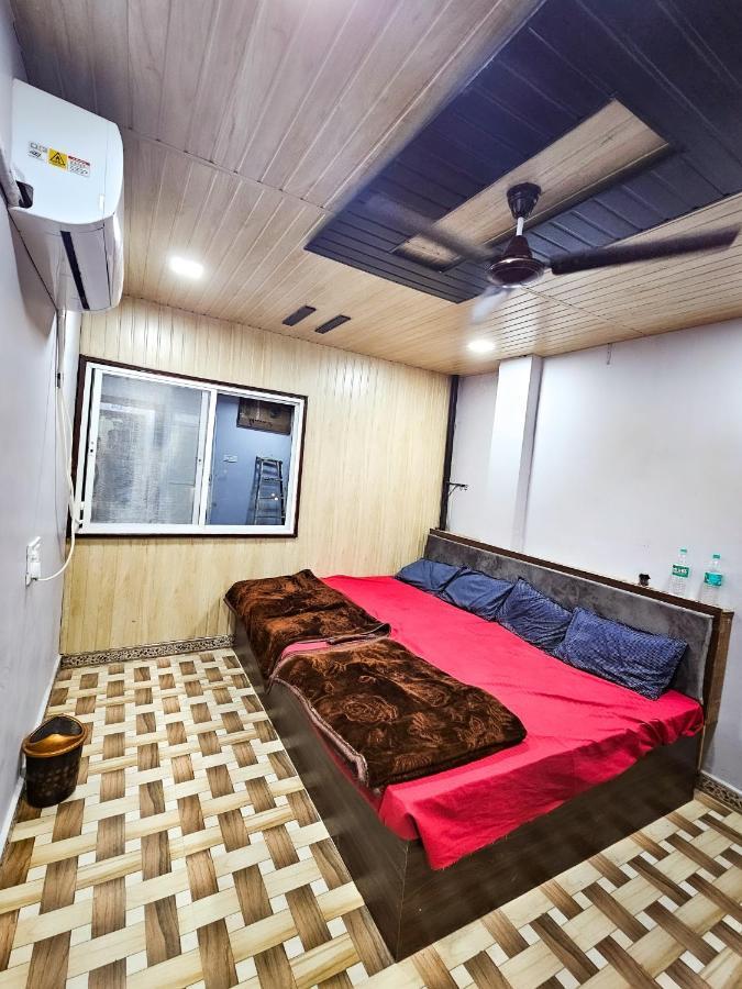 Hotel Ramghat View Уджайн Екстериор снимка