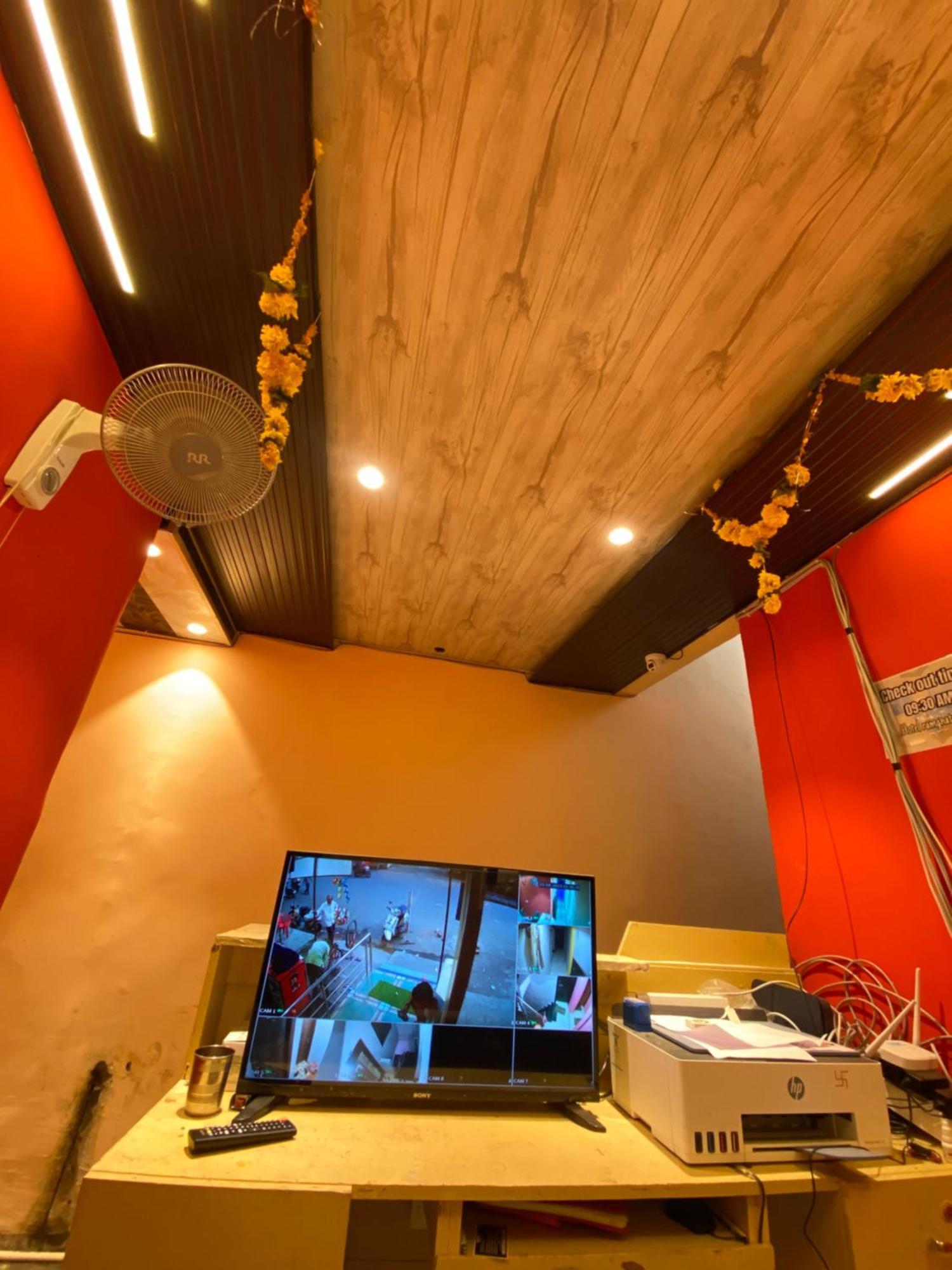 Hotel Ramghat View Уджайн Екстериор снимка